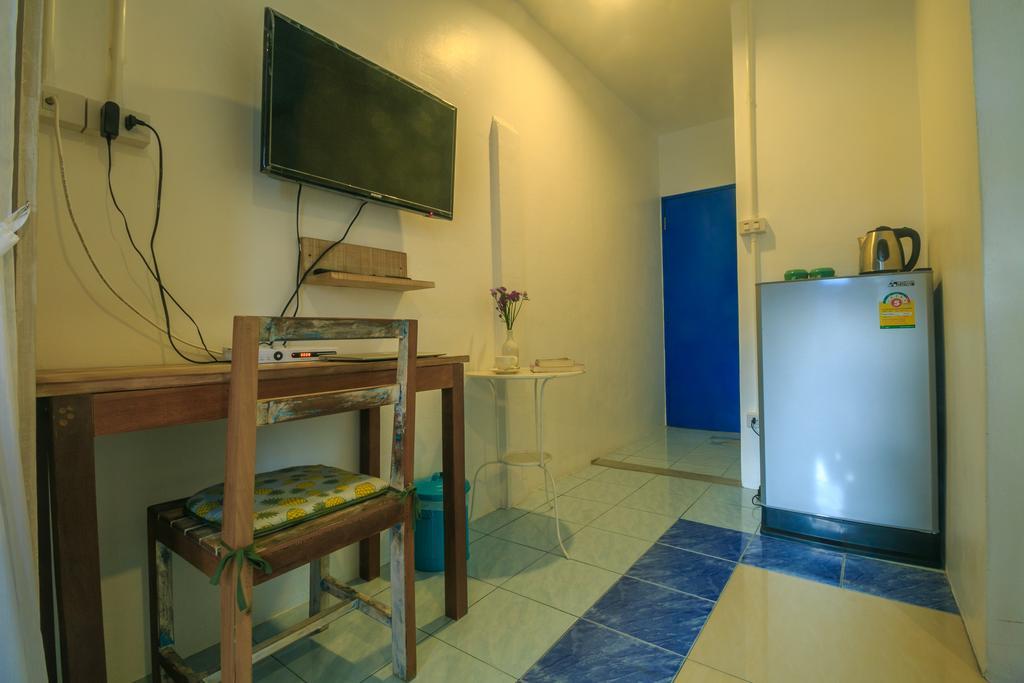 Frog House Bed & Breakfast (Adults Only) Patong Exterior photo